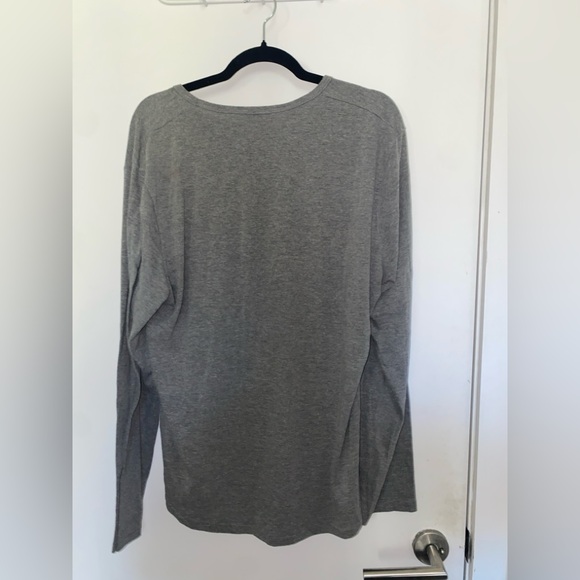 Heather Grey Pima Curved Hem Long-Sleeve Tee - Picture 2 of 3